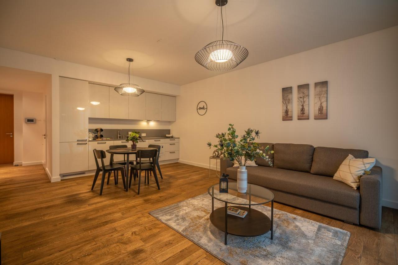 Easyrooms Dzirnavu Riga Esterno foto