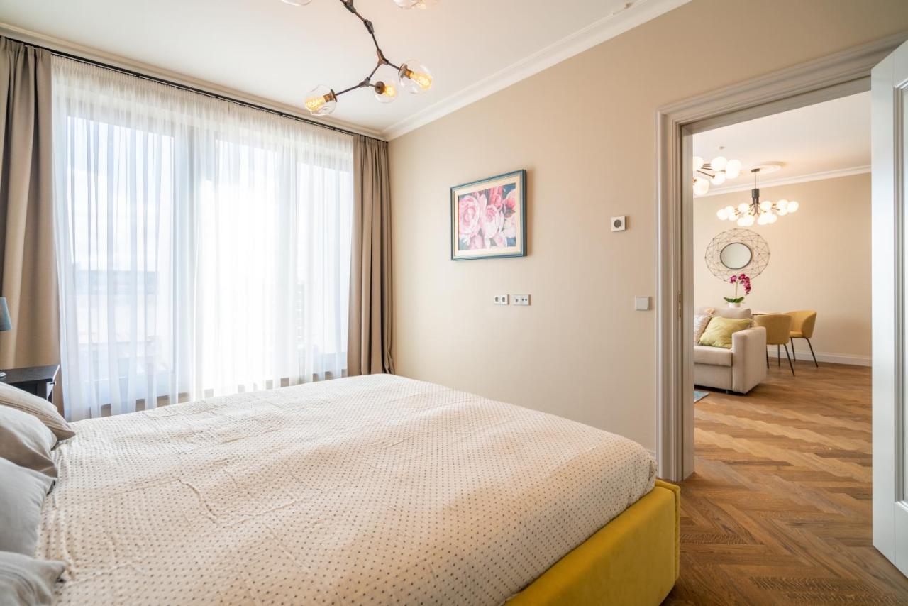 Easyrooms Dzirnavu Riga Esterno foto