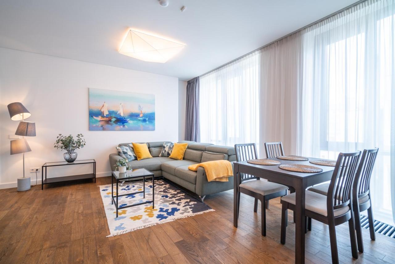 Easyrooms Dzirnavu Riga Esterno foto