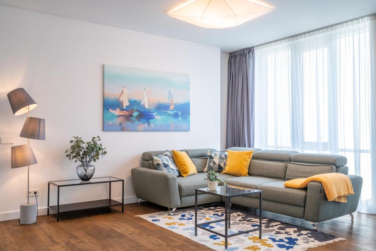 Easyrooms Dzirnavu Riga Esterno foto