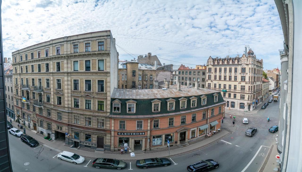 Easyrooms Dzirnavu Riga Esterno foto