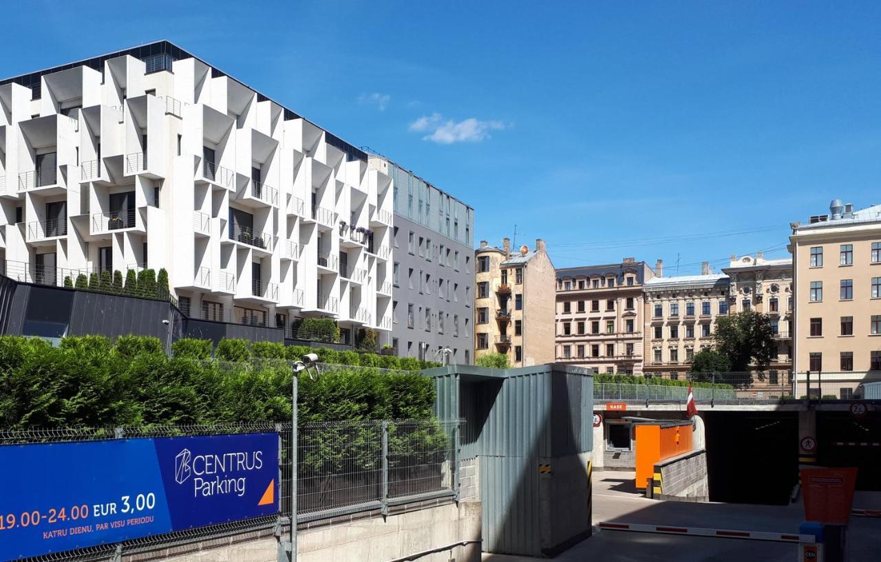 Easyrooms Dzirnavu Riga Esterno foto