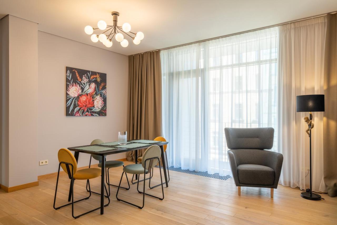 Easyrooms Dzirnavu Riga Esterno foto