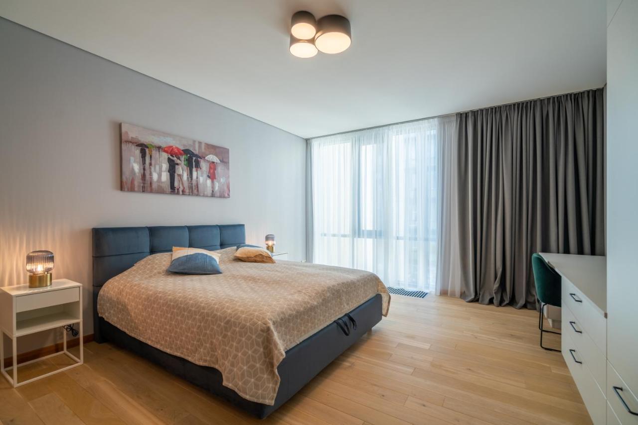 Easyrooms Dzirnavu Riga Esterno foto