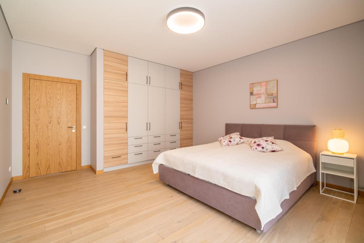 Easyrooms Dzirnavu Riga Esterno foto
